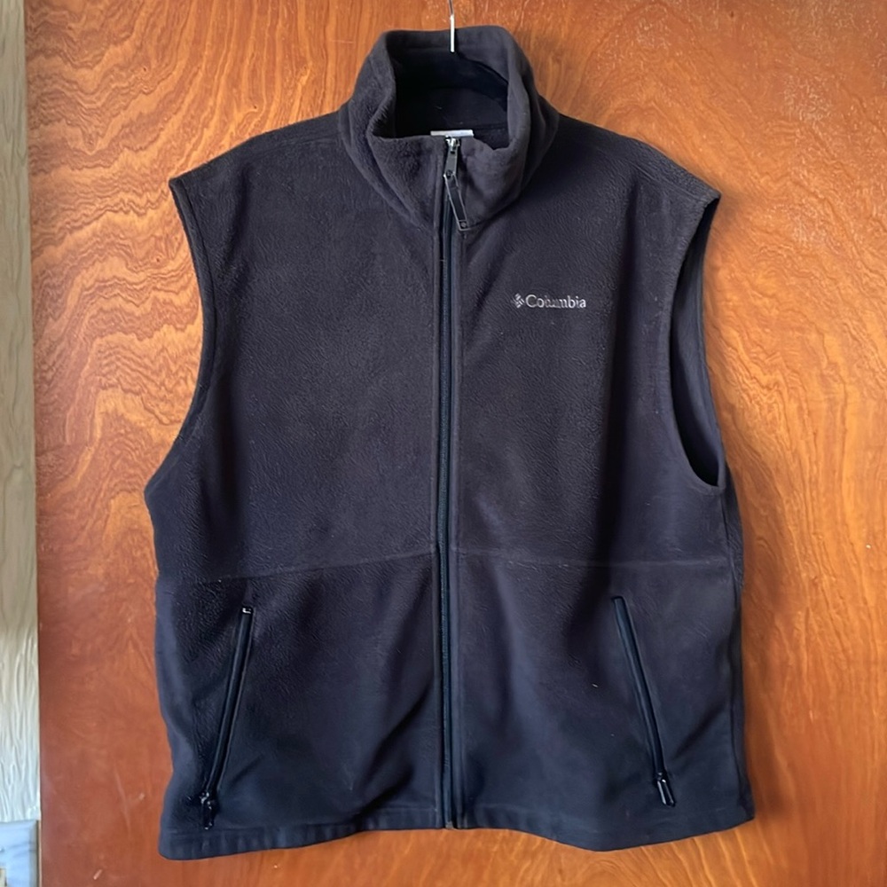 Men’s Columbia fleece vest